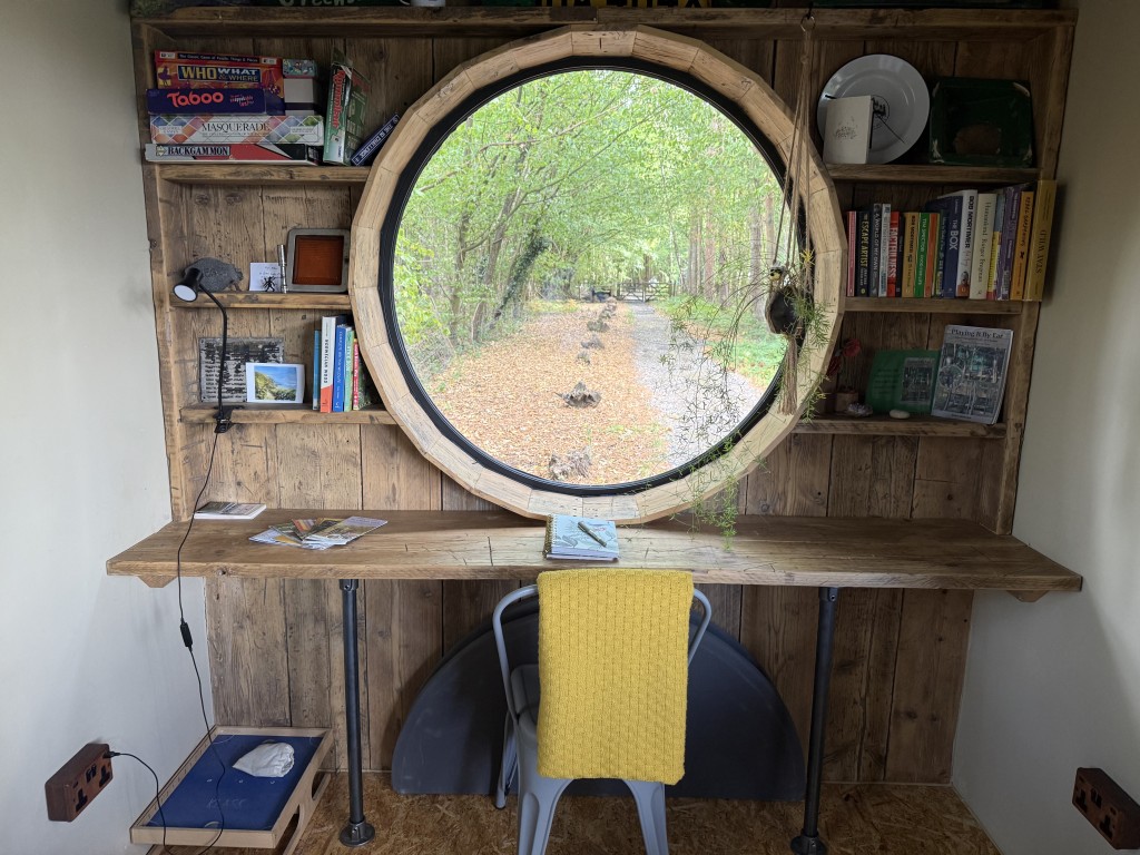 Lot: 188 - APPROX. ONE ACRE OF LAND IN SEMI-RURAL LOCATION WITH UNIQUE HOLIDAY RENTAL - Ground floor office area and picture window